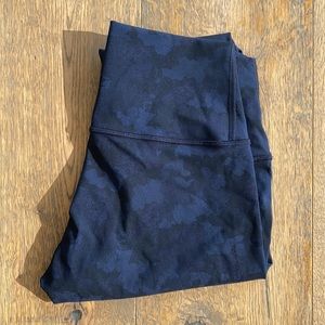 Lululemon High Rise Wunder Under Crop